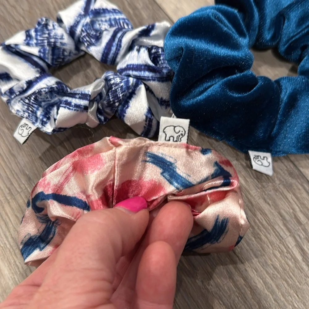7 scrunchies - Aerie, Full Tilt, Ivory Ella‎